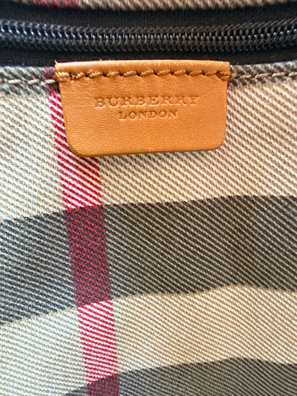 Burberry Tote Bag💝💝💝 - Picture 7 of 7